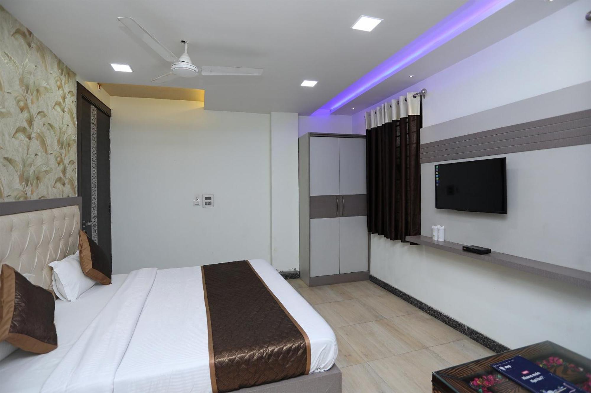 Oyo Hotel Vaishnavi Heritage Inn Agra  Bagian luar foto