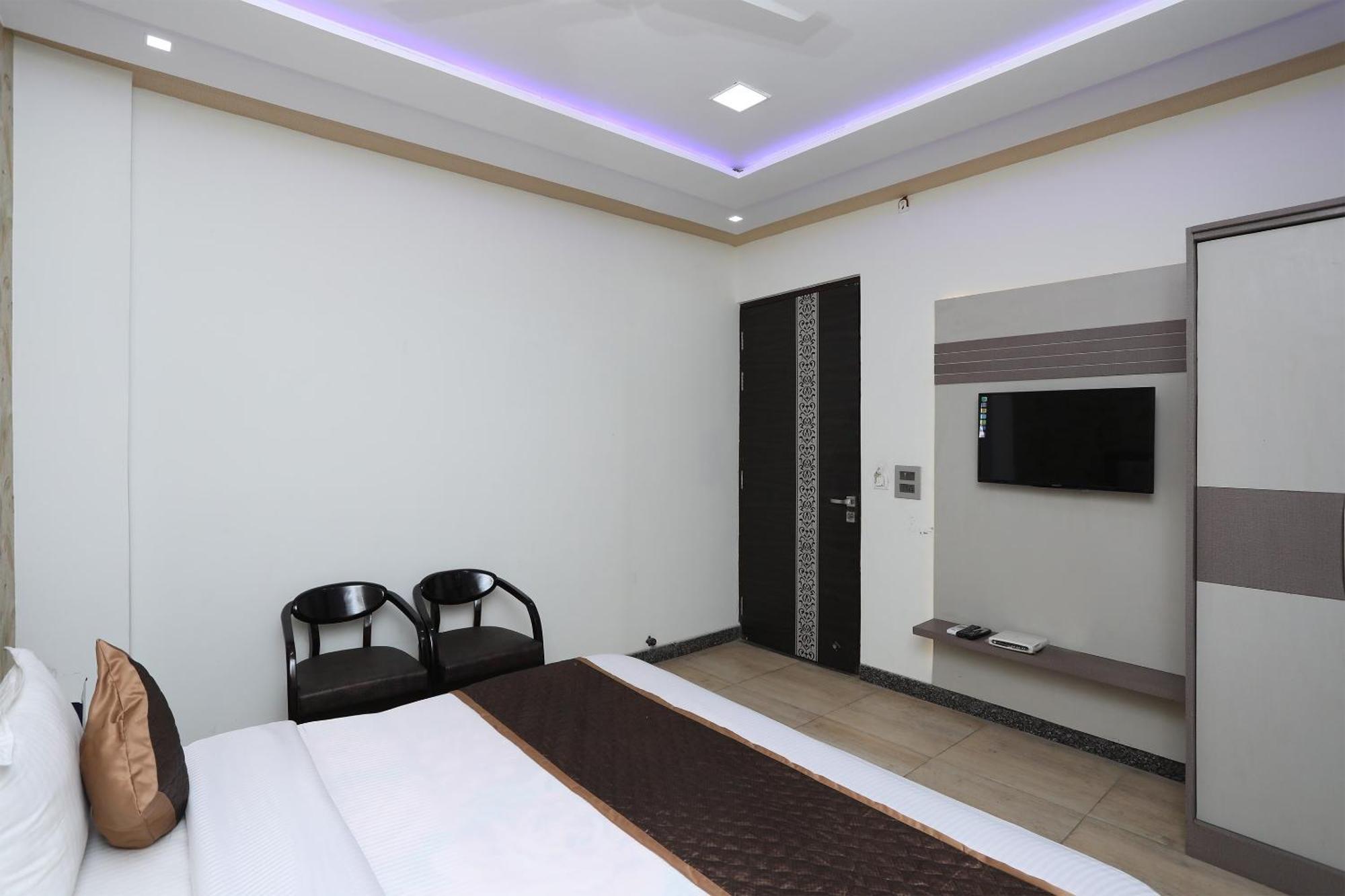Oyo Hotel Vaishnavi Heritage Inn Agra  Bagian luar foto