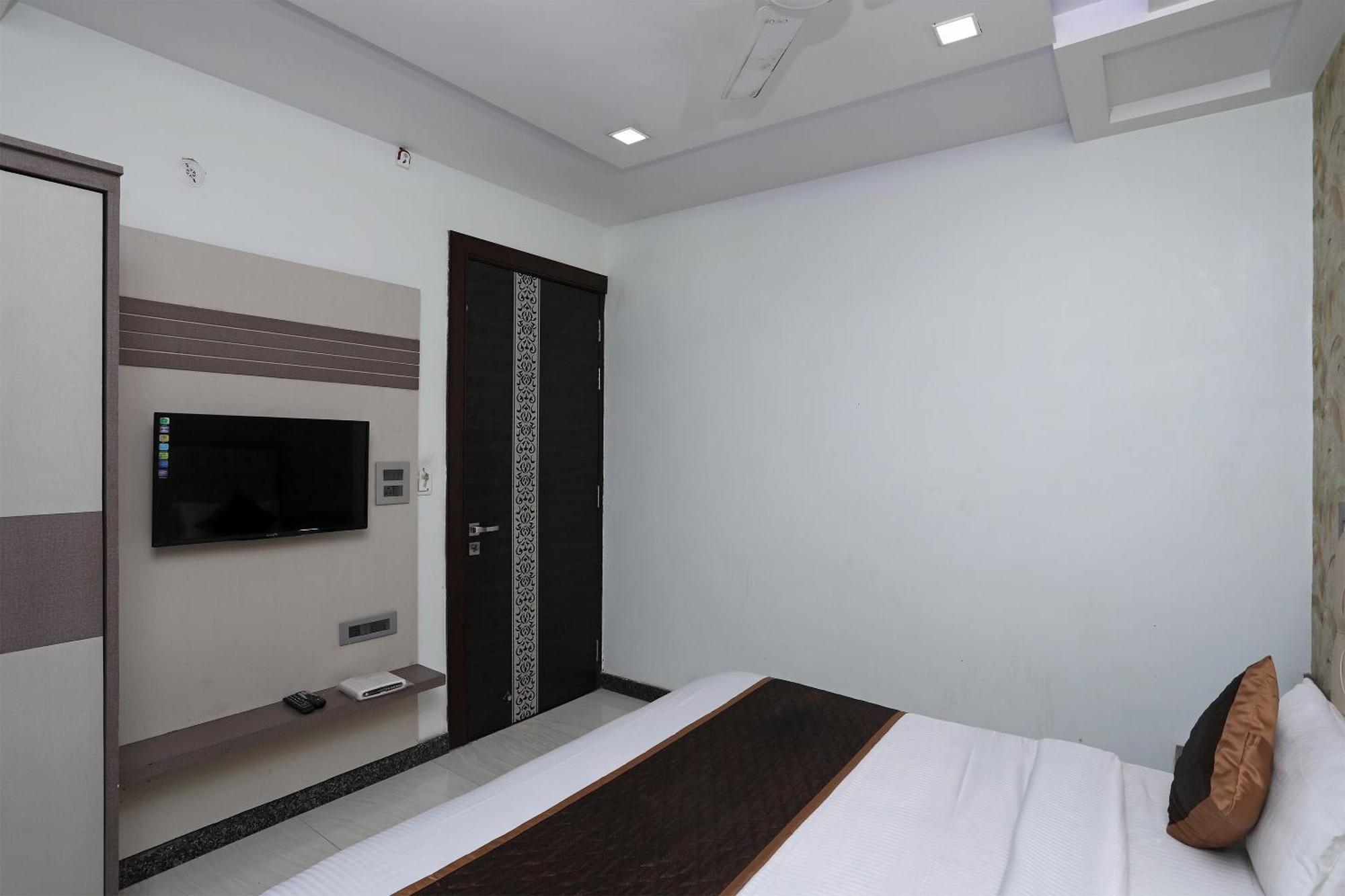Oyo Hotel Vaishnavi Heritage Inn Agra  Bagian luar foto