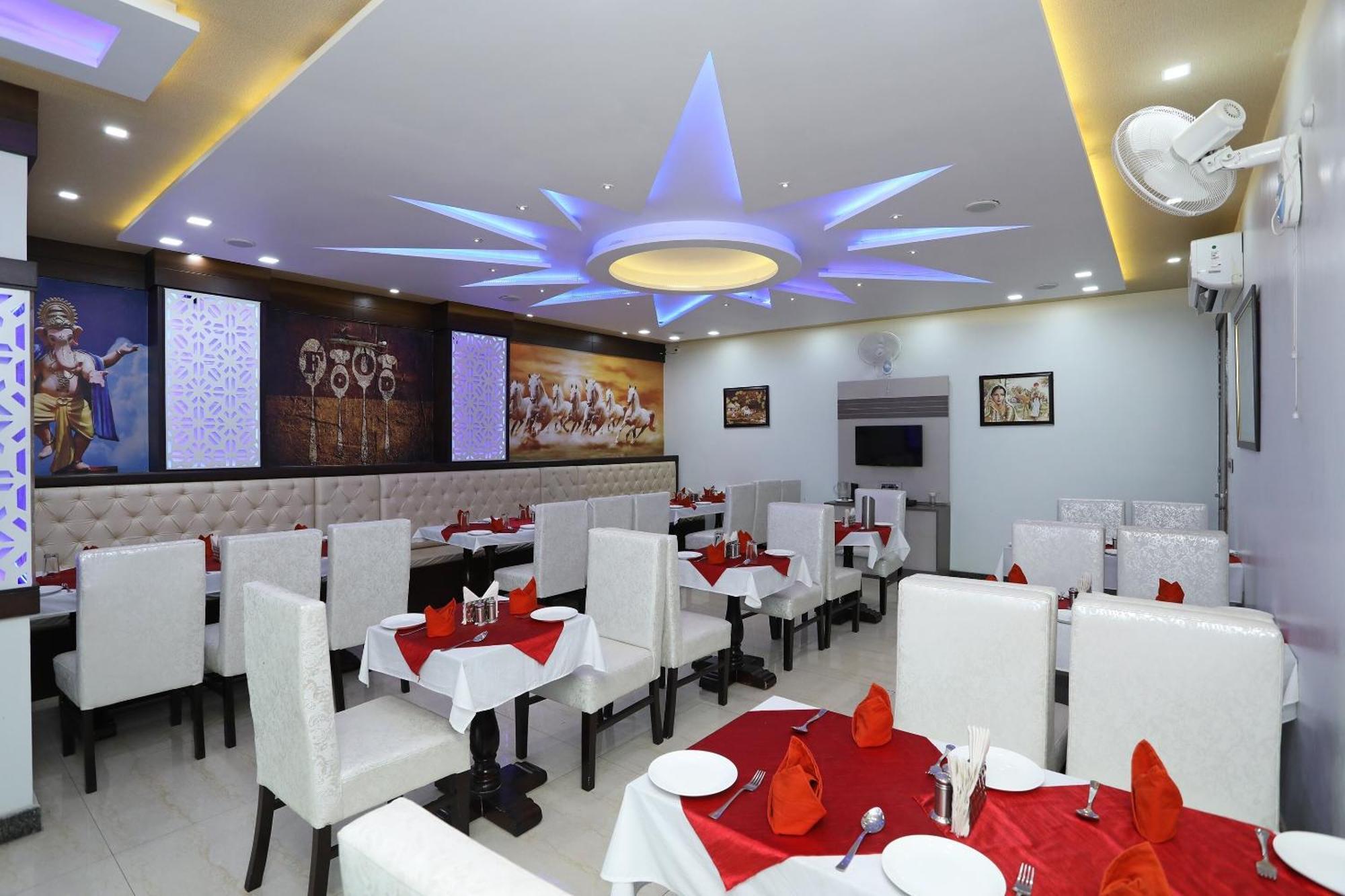 Oyo Hotel Vaishnavi Heritage Inn Agra  Bagian luar foto