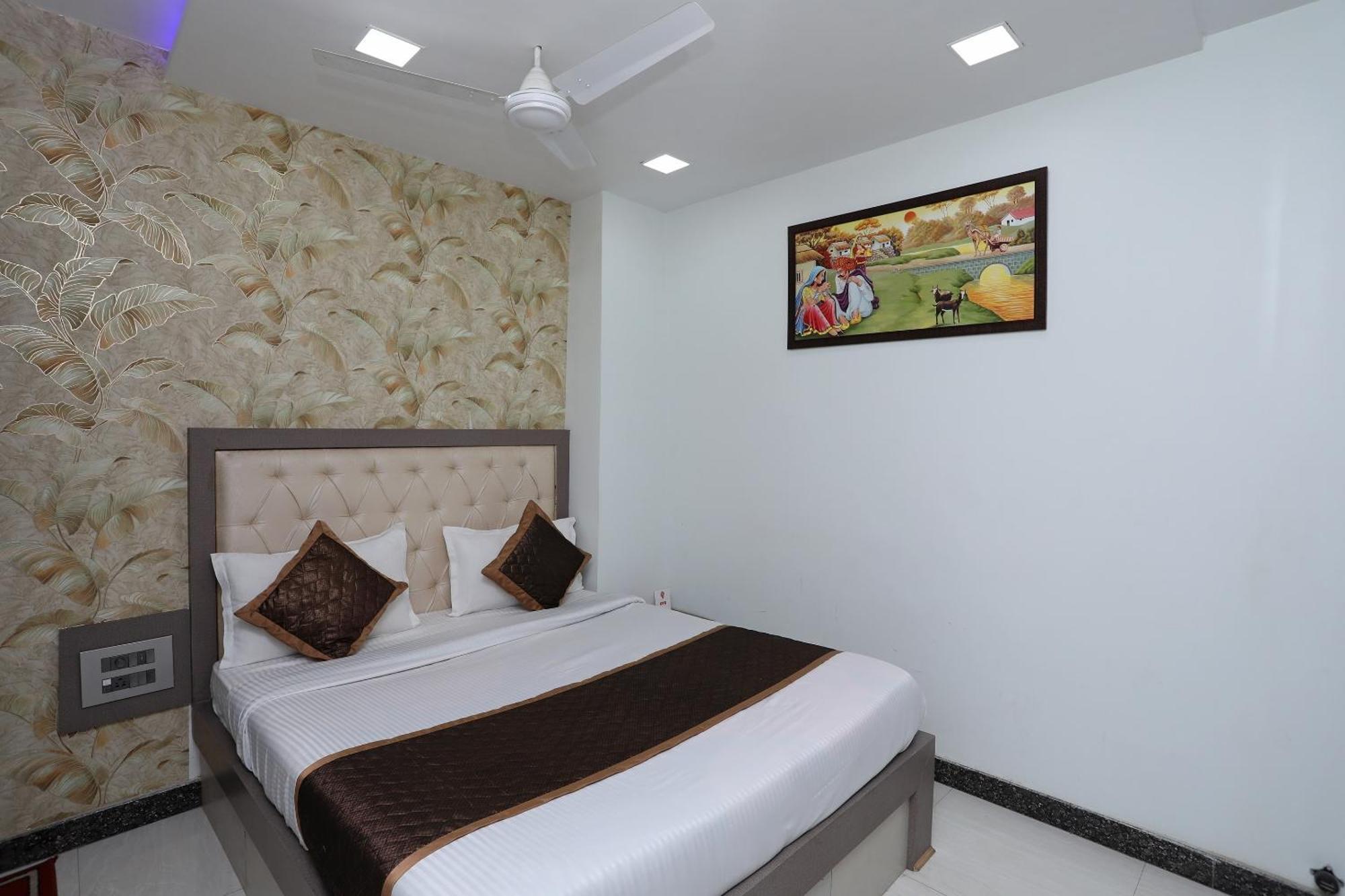 Oyo Hotel Vaishnavi Heritage Inn Agra  Bagian luar foto